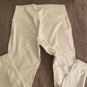 White Lululemon Wunder Under
